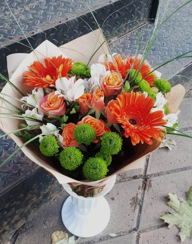 Букет цветов из: Герберы, Хризантемы, Альстромерии и Розы в Давыдовке
