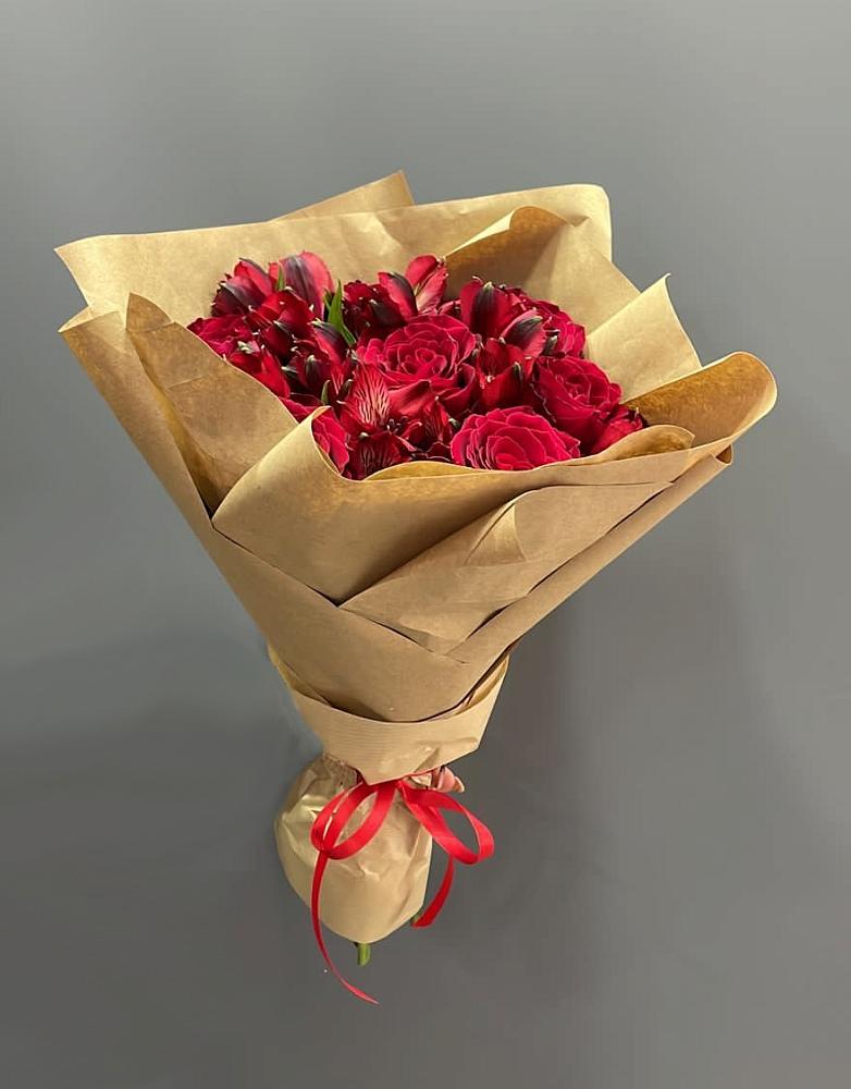 Букет цветов из: Альстромерии и Розы в Давыдовке