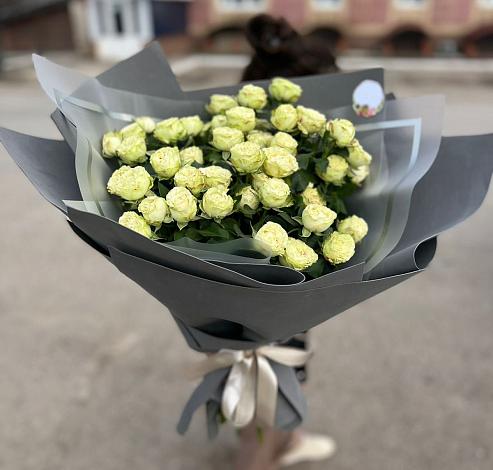 Букет Белые кустовые розы Солинеро в Давыдовке