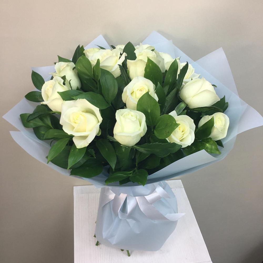 Букет 15 Белых роз Проуд в Давыдовке
