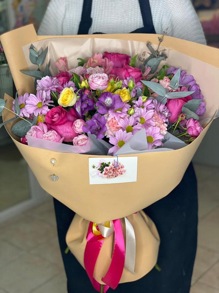 Букет цветов из: Хризантемы, Гвоздики и Альстромерии в Давыдовке