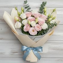 Букет цветов из:  Лизиантусы в Давыдовке