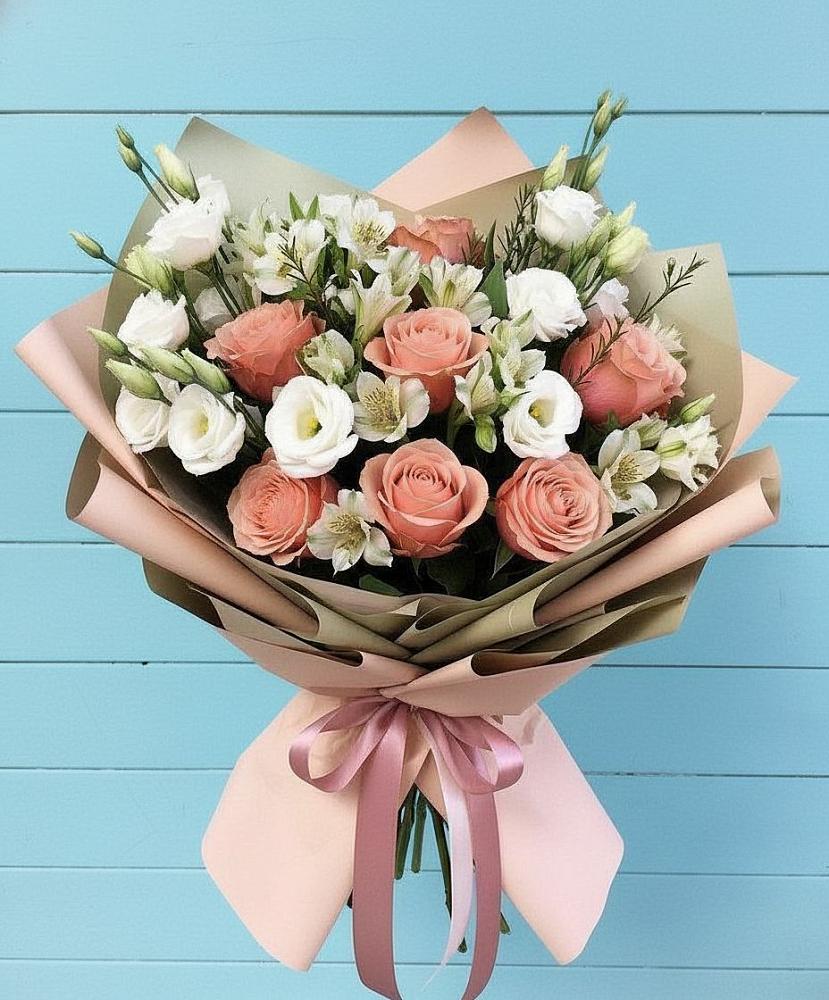Букет цветов из: Розы, Альстромерии и Лизиантусы в Давыдовке