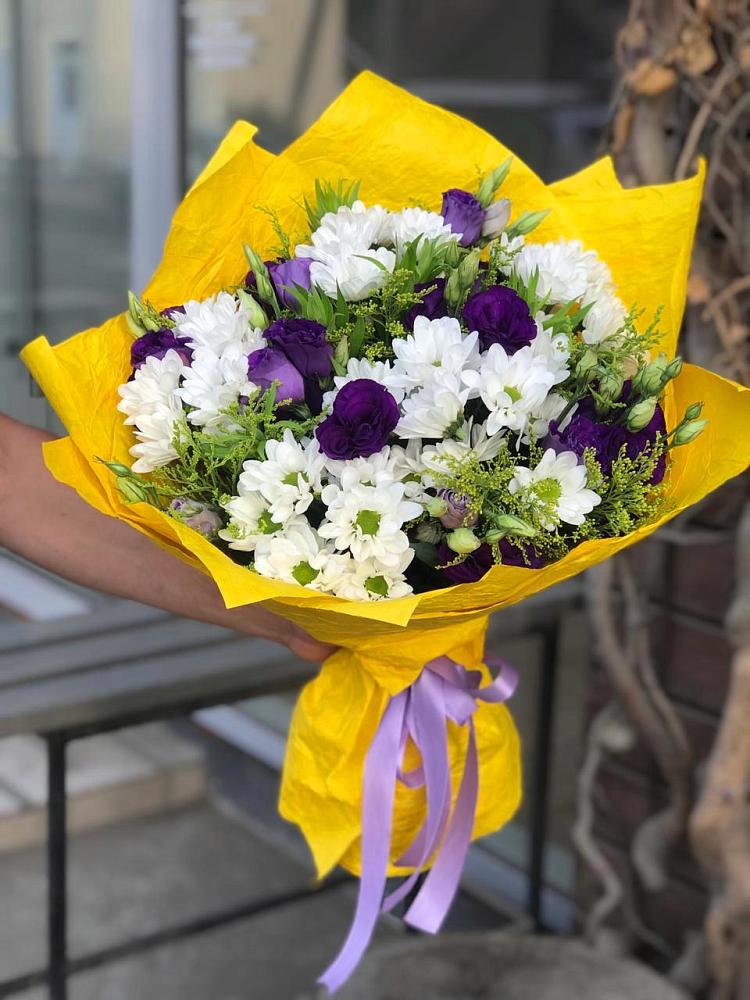 Букет цветов из: Ирисы, Хризантемы и Ромашки в Давыдовке