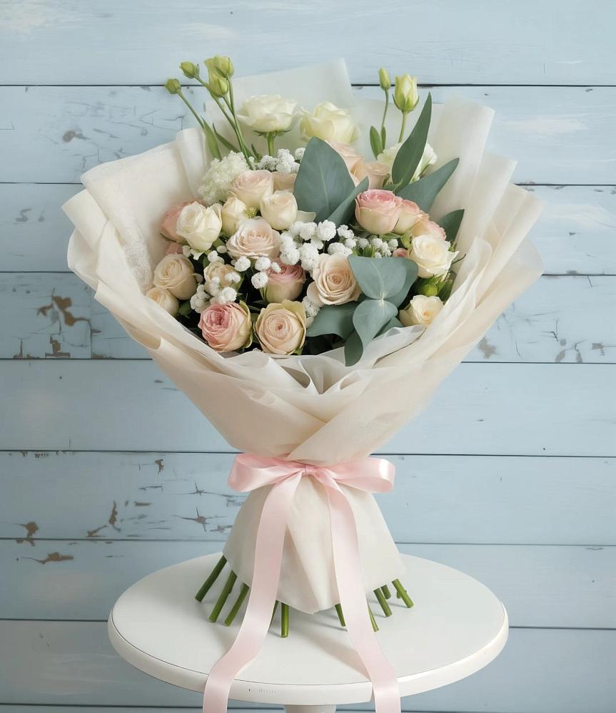 Букет цветов из: Розы и Лизиантусы в Давыдовке