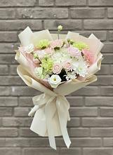 Букет цветов из:  Гвоздики, Розы, Лизиантусы и Хризантемы #REPLACE_PRED# Давыдовке