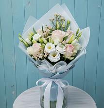 Букет цветов из:  Розы и Лизиантусы в Давыдовке