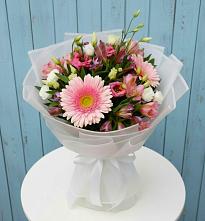 Букет цветов из:  Герберы, Альстромерии и Лизиантусы в Давыдовке