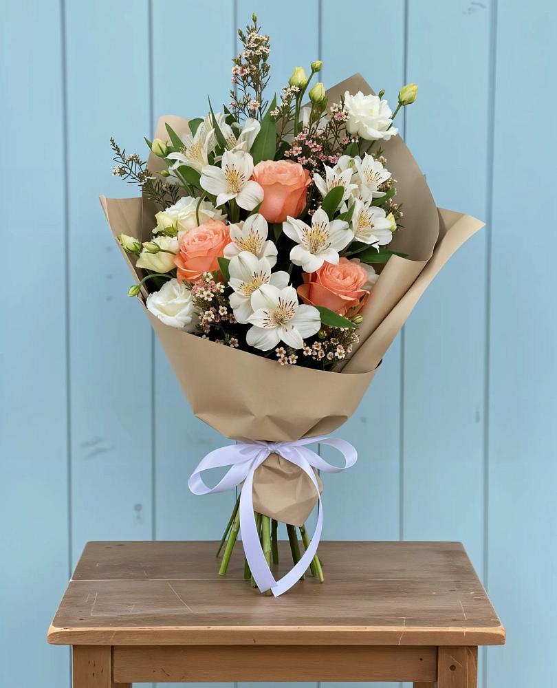 Букет цветов из: Альстромерии, Лизиантусы, Розы и Хризантемы в Давыдовке